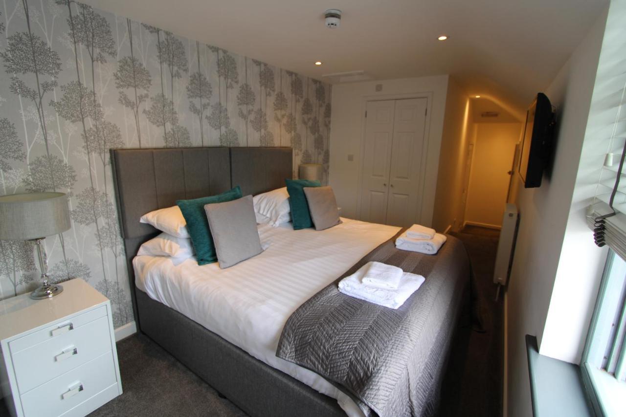 Rose And Crown Hotel & Hope And Anchor Bar Goodwick 外观 照片