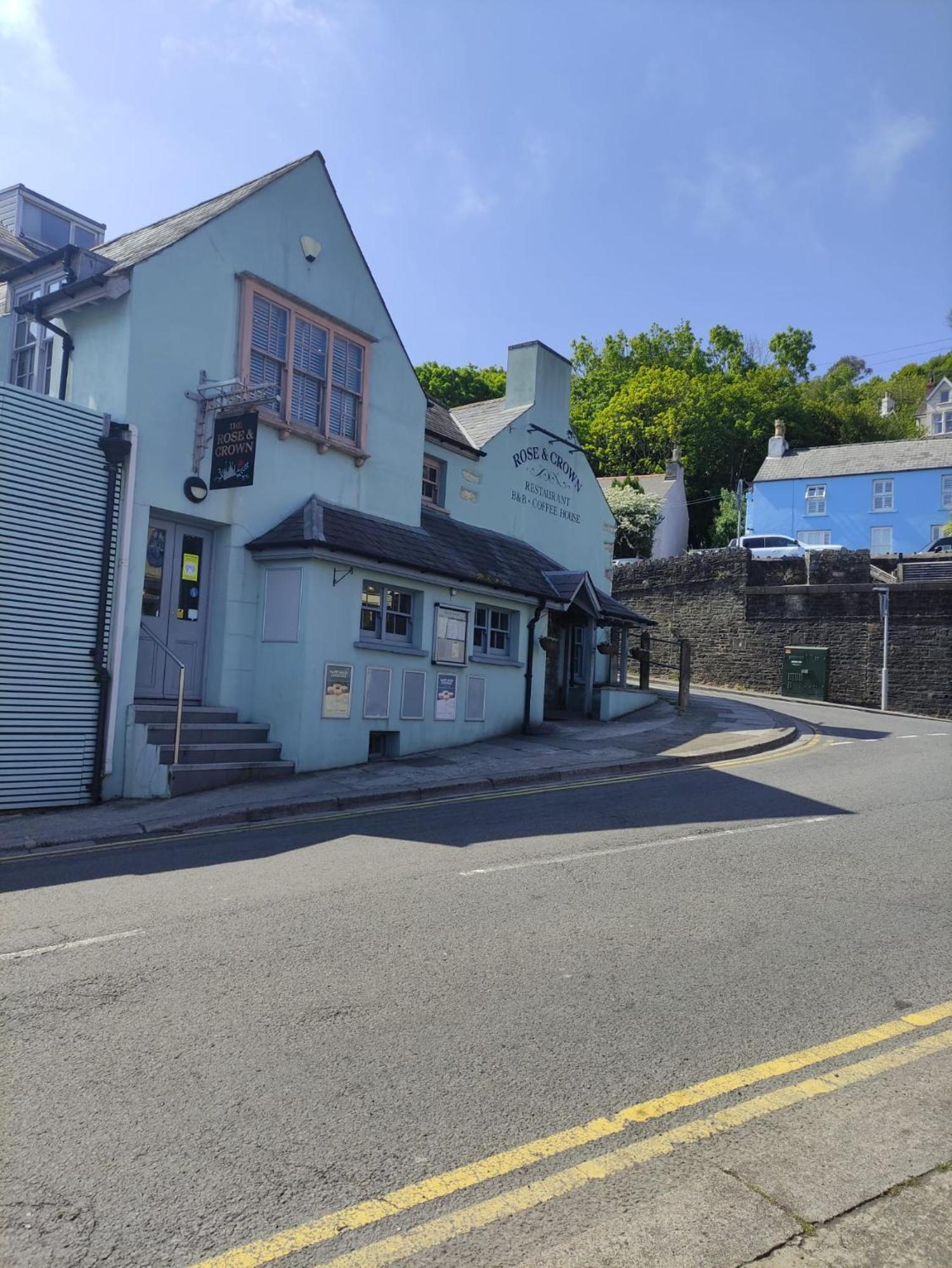 Rose And Crown Hotel & Hope And Anchor Bar Goodwick 外观 照片
